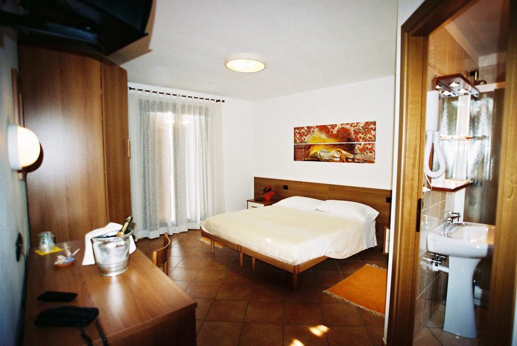 Hotel Il Grappolo D' Oro Arba Zewnętrze zdjęcie